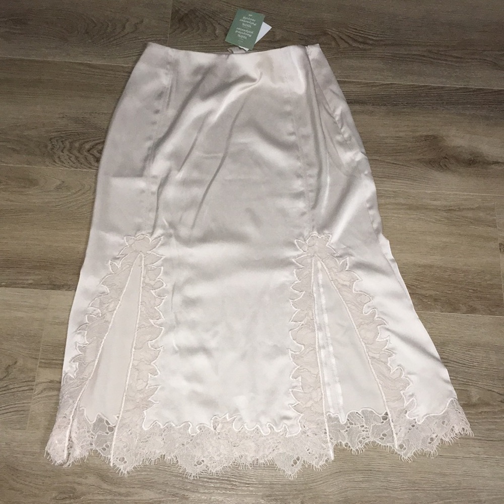H & M NWT LACE TRIM DOUBLE SLIT SATIN STRETCH PENCIL SKIRT SIZE 4 - Picture 6 of 10